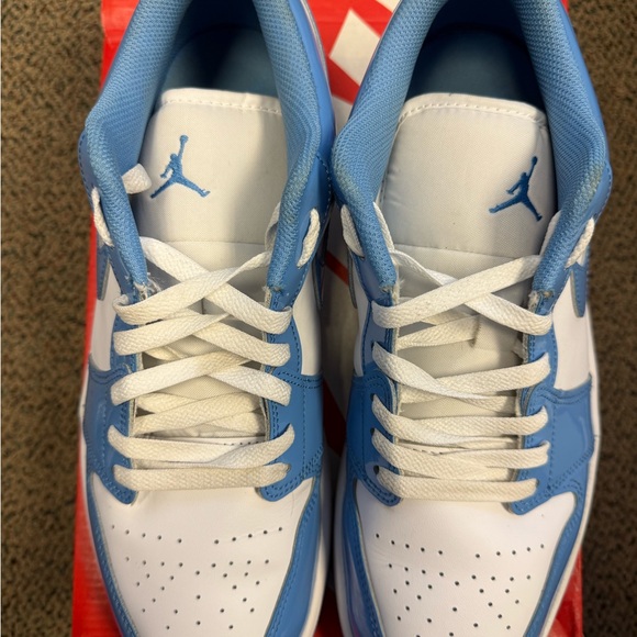 Jordan 1 Low SE White Legend Blue Sneakers - Picture 2 of 5